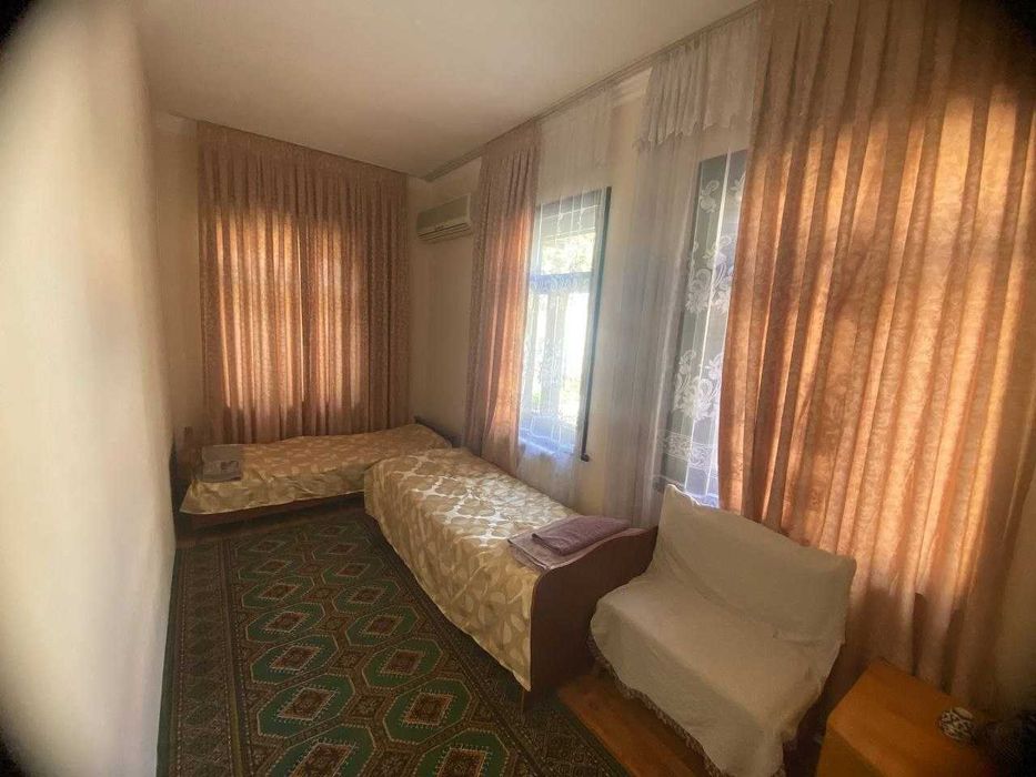 Продаётся Б/у 8 кроватей, 1 спальня и гостевой диван