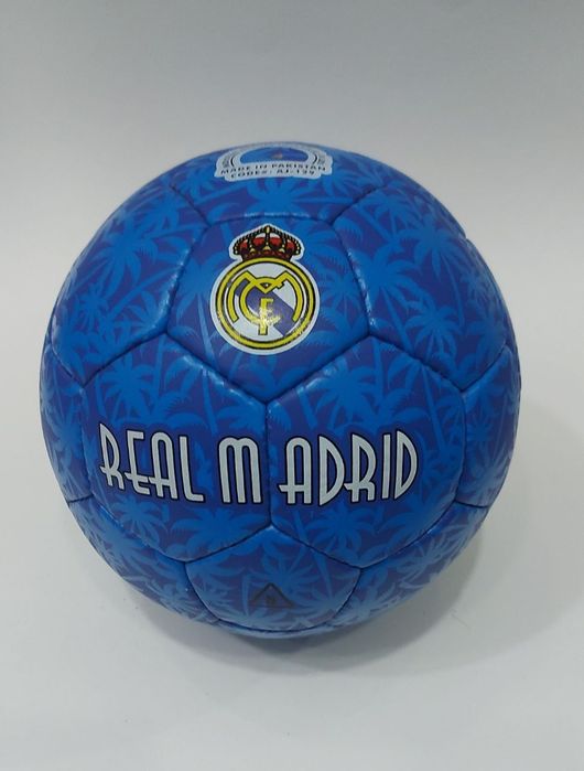 Tizzadan yuqori paypoq porno