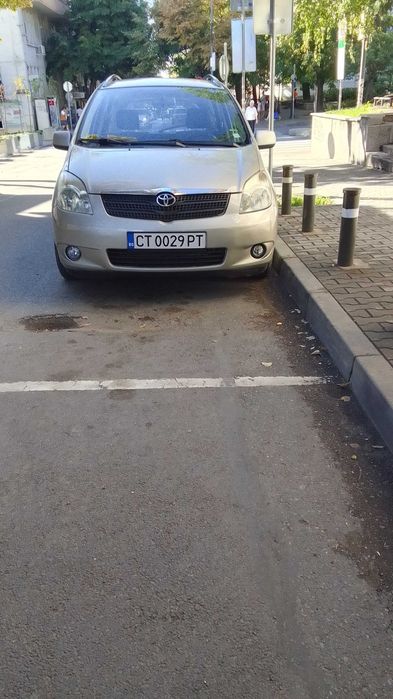 Тойота Корола Версо 2.0 D-4D