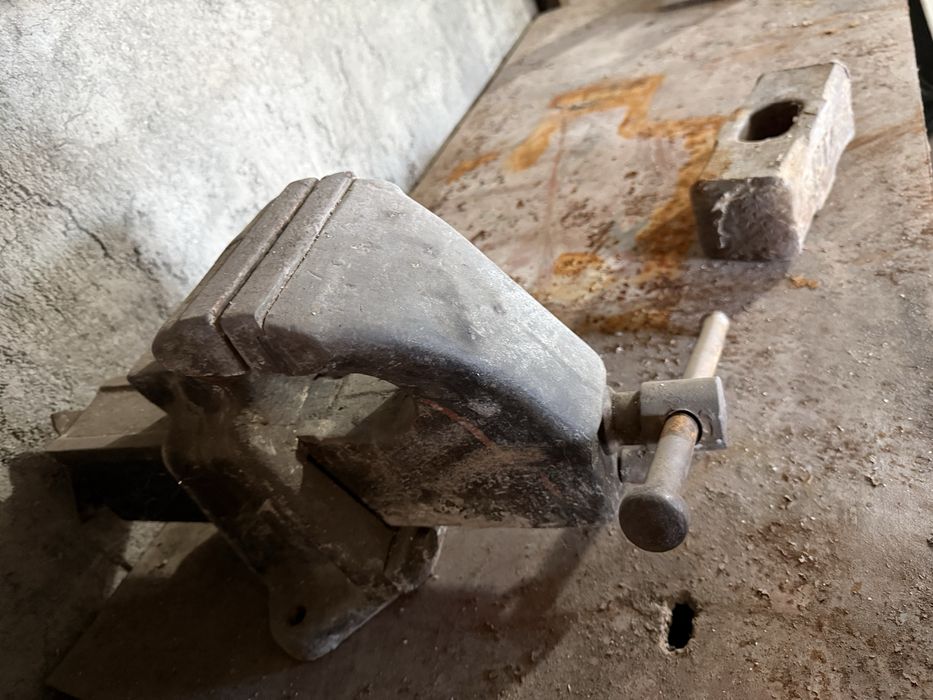 Тиски слесарные СССР (чугун/сталь), рабочие