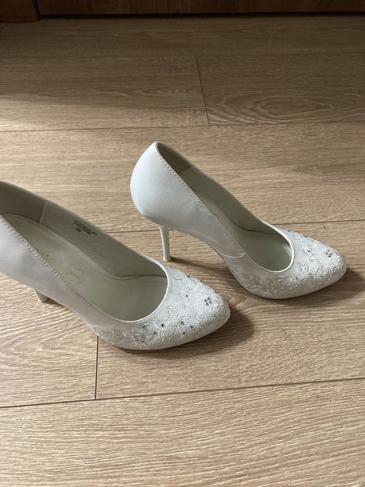 Туфли ж е н с к и е