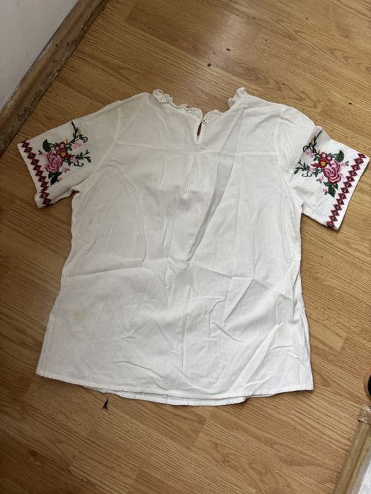 Ie traditionala cu flori brodate - marime M/38