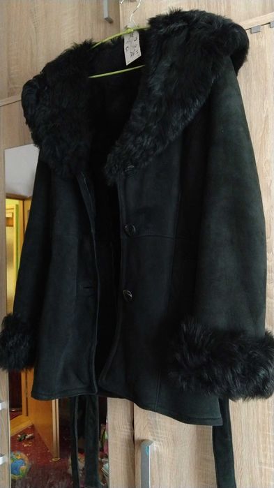 Cojoc NOU, blana naturala, negru,  guler gluga, mărimea 40-42