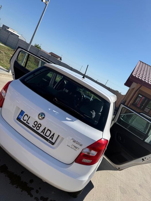 SKODA Fabia 2012 — imagine 3