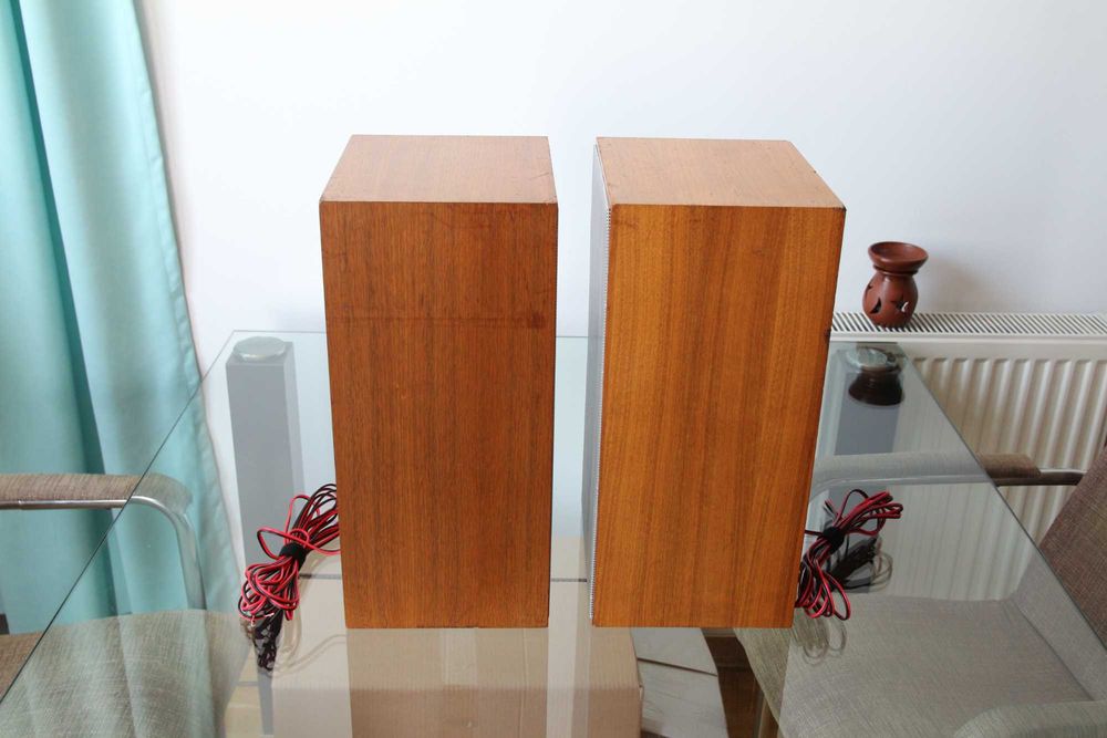 Boxe 2 cai Heco Sound-Master SM 535 cu furnir din lemn de nuc fabricate in Ianuarie 1973, 35 Wati 4-8 Ohmi
