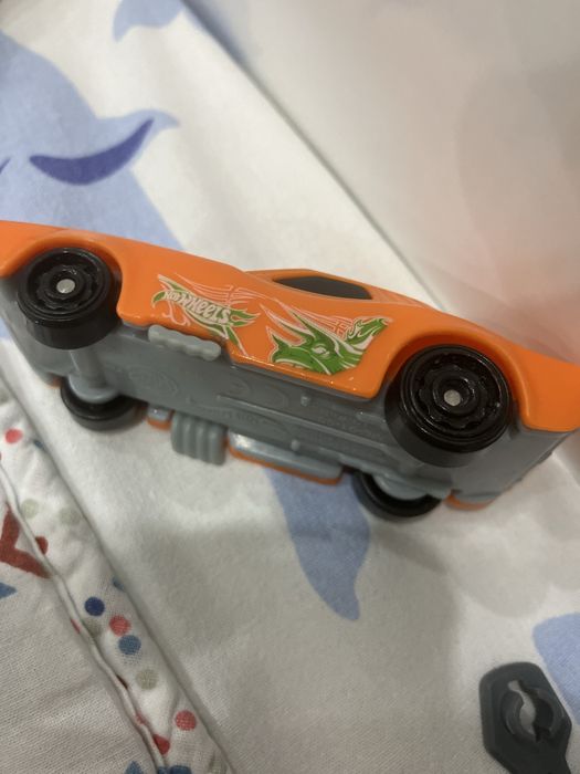 продам ориоинальные машинки hotwheels