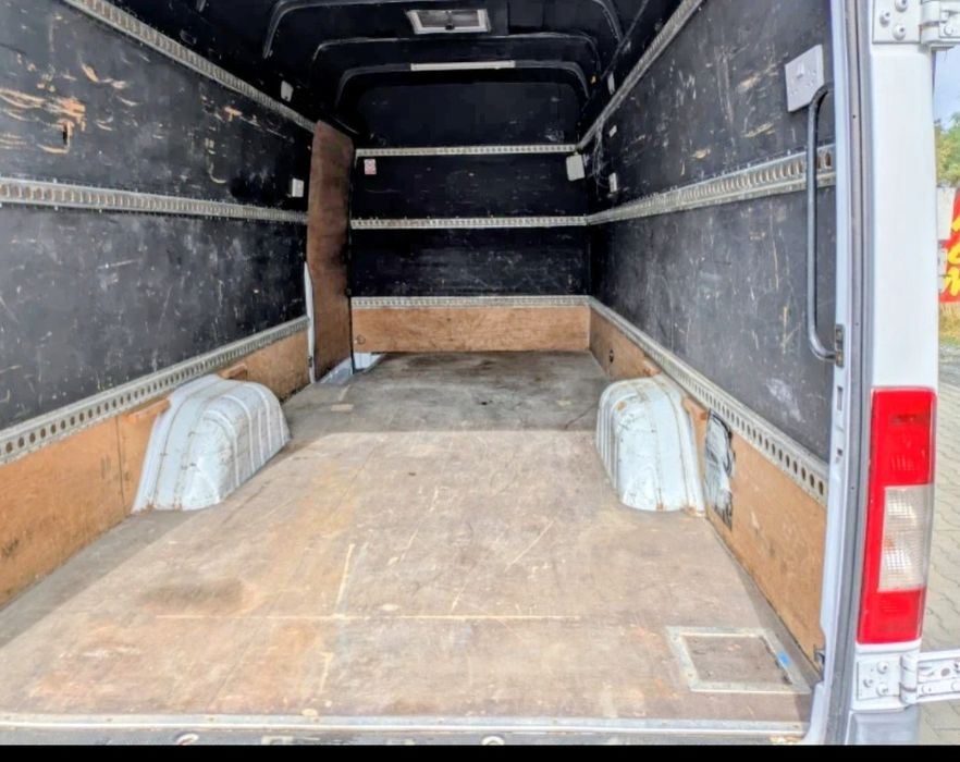 Продавам товарен бус Mercedes-Benz Sprinter 313 CDI двигател OM 611 (2.2 CDI) 2004 г., реални километри, като НОВ!!!