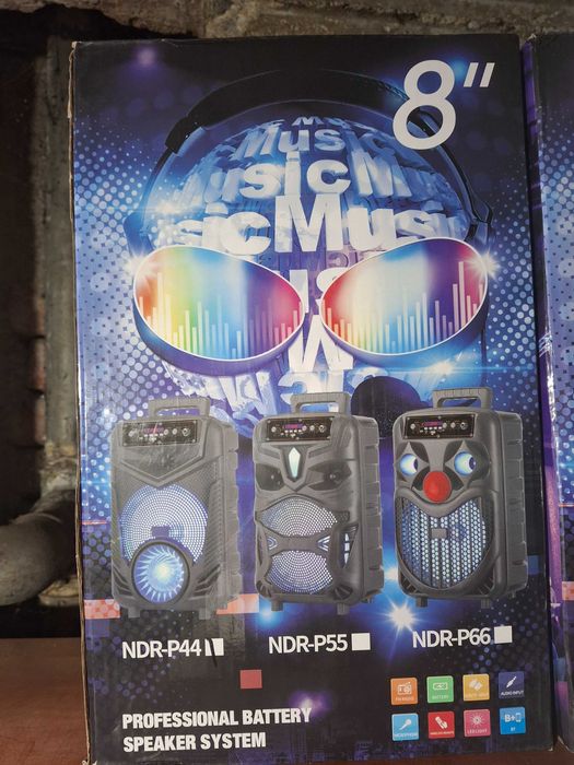 Ново караоке с блутут и микрофон