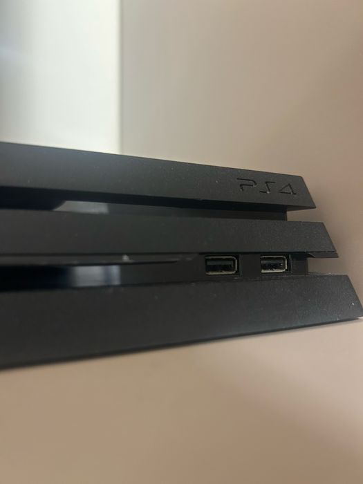 Ps4 Pro 1TB intr o stare excelenta