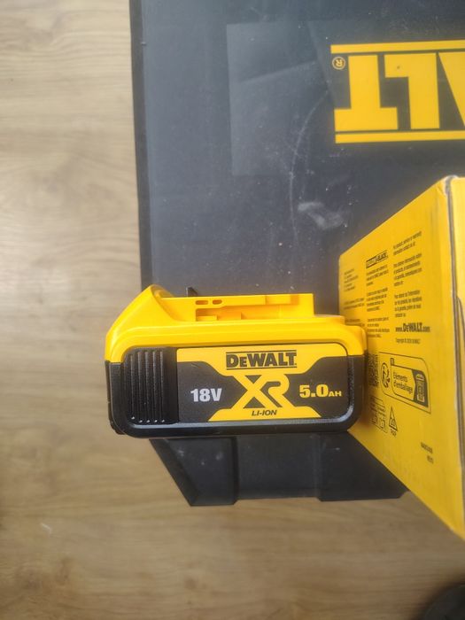 Пушка за Бетон БАТЕРИЯ И ЗАРЯДНО ЧИСТО НОВИ!!!  и пирони за нея