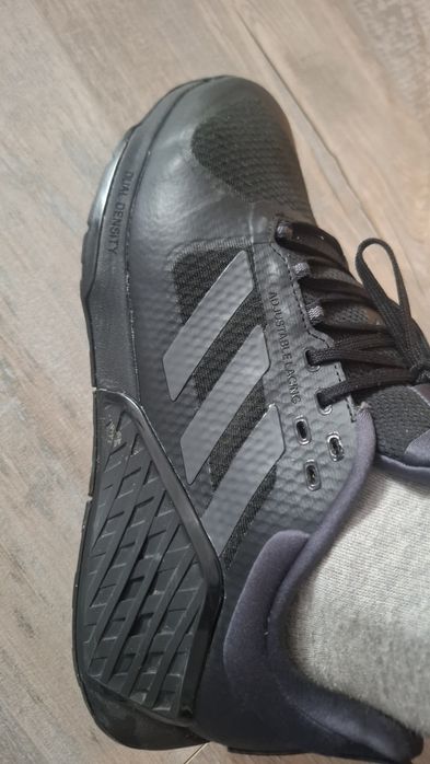 Продам кроссовки орегенал адидас