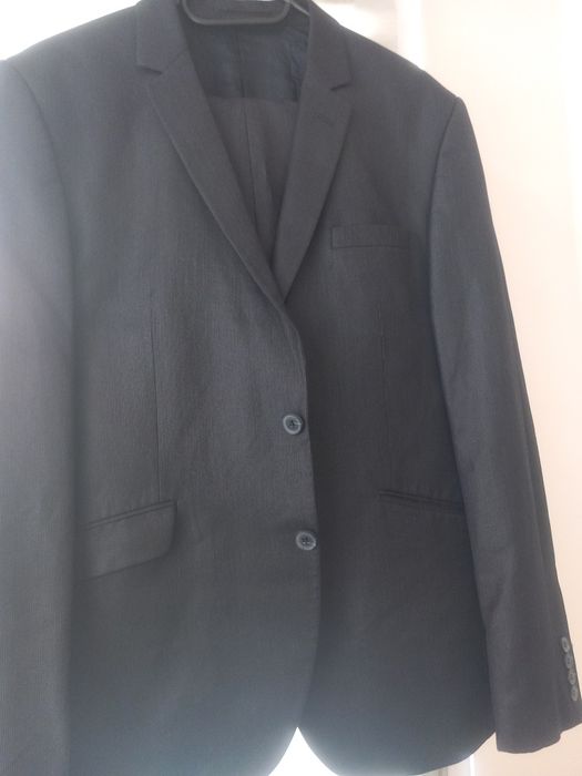 Мъжки официален костюм