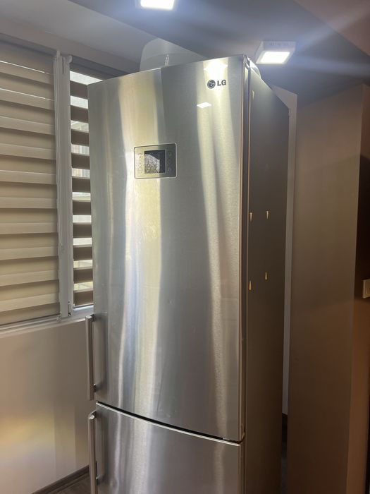 хладилник с фризер LG