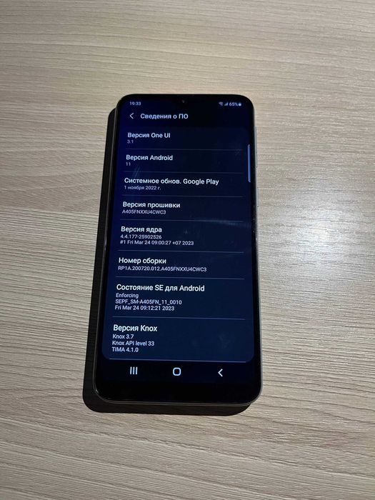 Телефон Samsung Galaxy A40 4/64