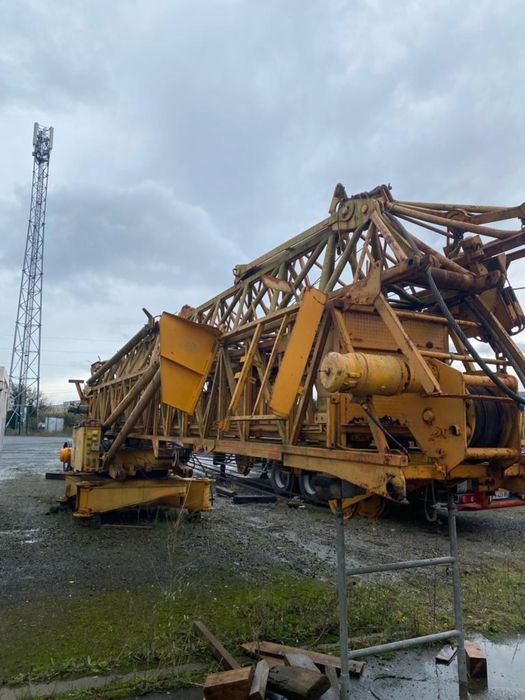 Самоиздигащ Кран Potain