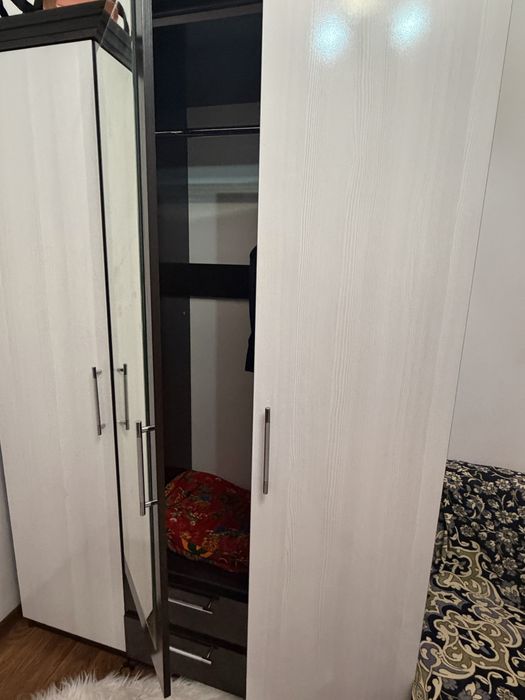 Шкаф срочно продам