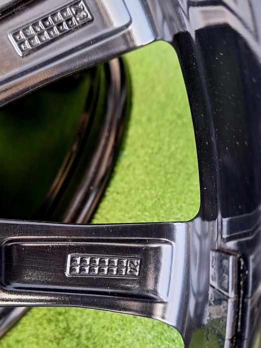 Продавам 4бр 19-ки джанти за Мерцедес W211,W212,W213,W214W221,W222,W223
