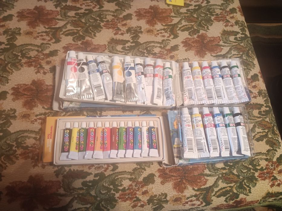 Бои за рисуване и гумички -6евро