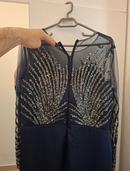 Rochie lungă de seară bleumarin, elegantă, cu paiete și mâneci transparente, mărimea 46