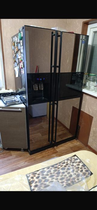 Холодильник Samsung