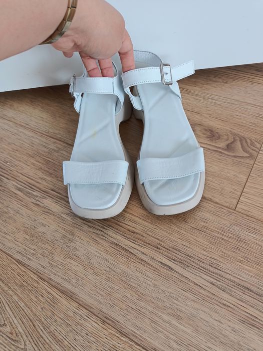 Кожаные сандали 37 размер