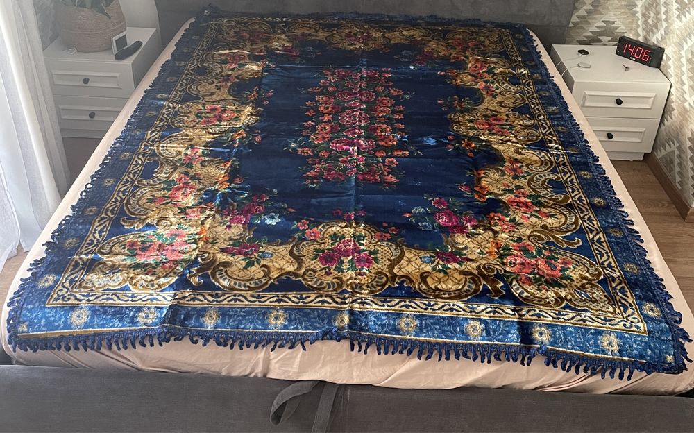 Vand cuvertura fete de perna carpeta fata de masa vintage