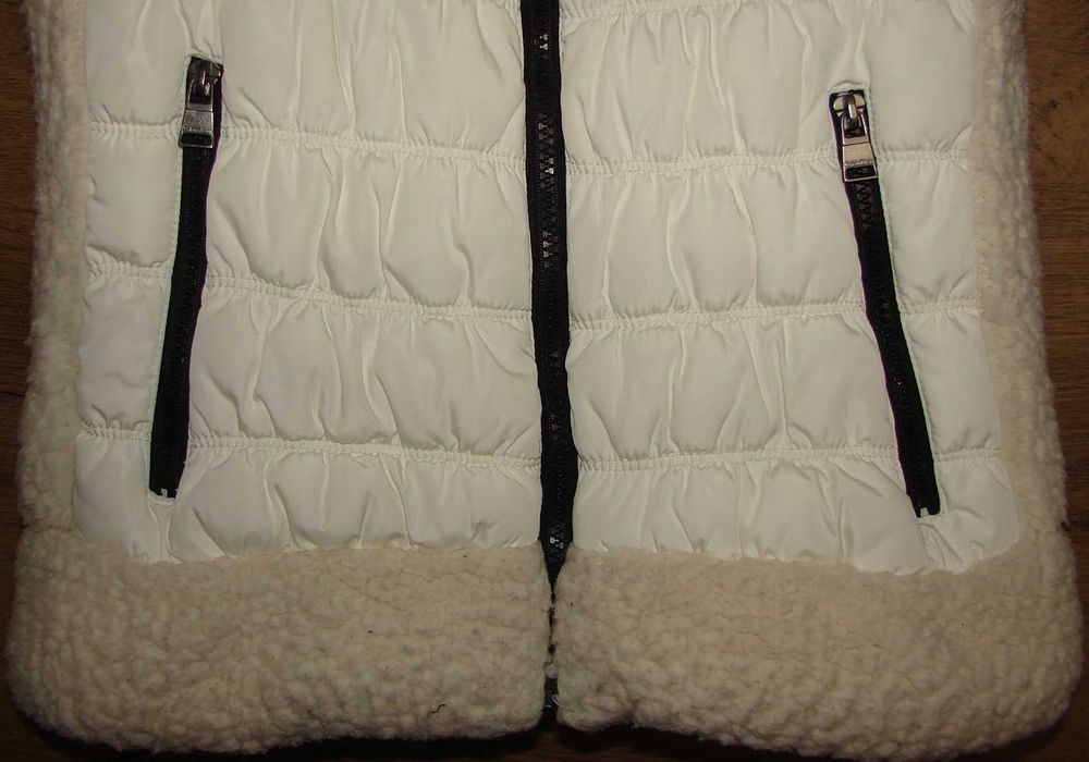 Vesta CALVIN KLEIN, Marimea S, Culoare Ivoar, Autentica/Originala