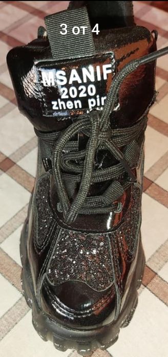 Обувки на платформа-нови