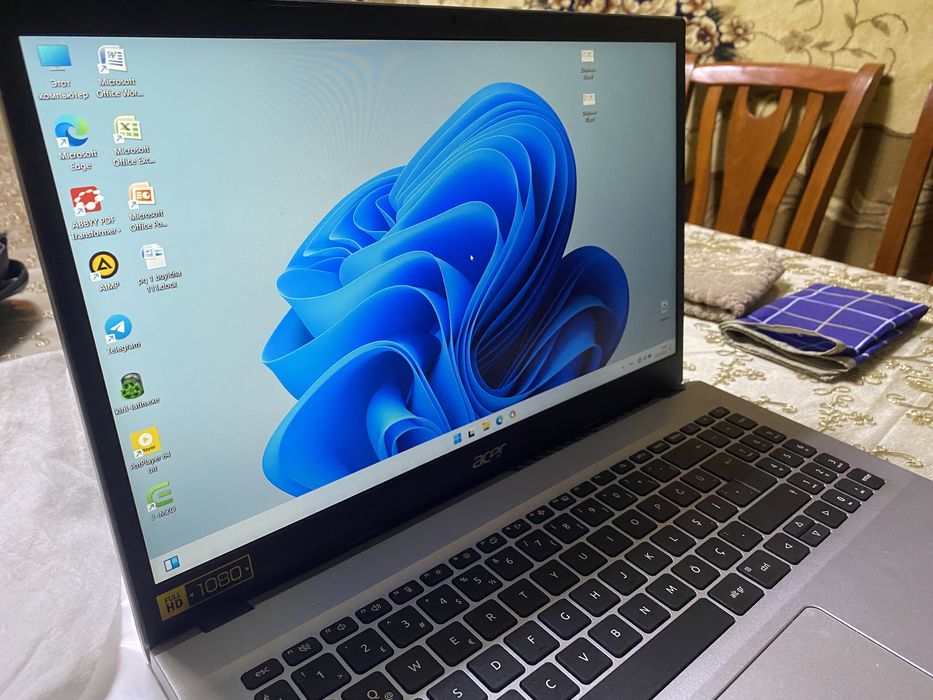 Ноутбук acer yangi