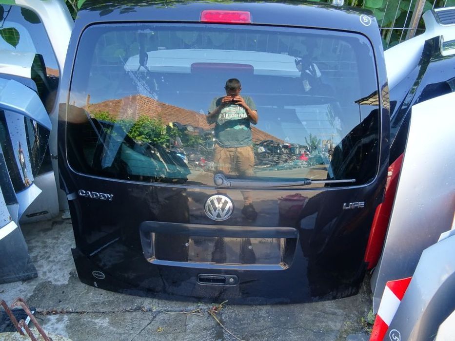 Vand Haion Volkswagen Caddy din 2008 volan pe stanga fara rugina fara lovituri