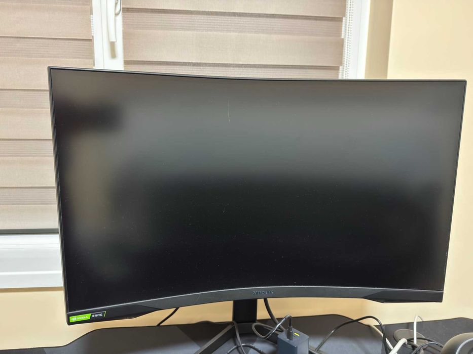 Samsung Odyssey G7, 27", 240hz в Добро Състояние