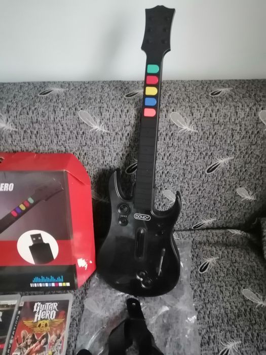 Продам гитару на PS3