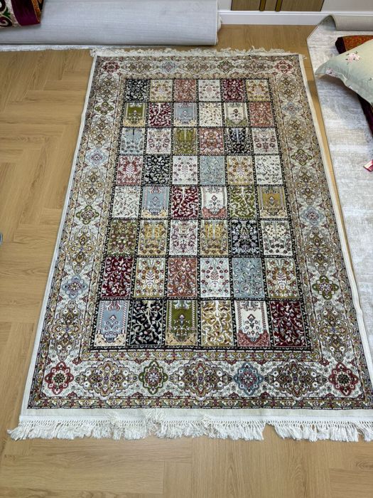 Ковер качественный , в хорошем состоянии