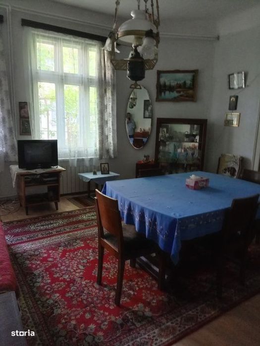 Casa de vanzare, 178 mp, teren 406, zona Bals