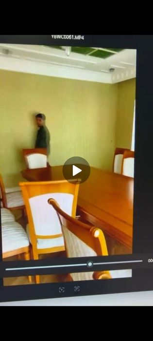 Стол в гостинную