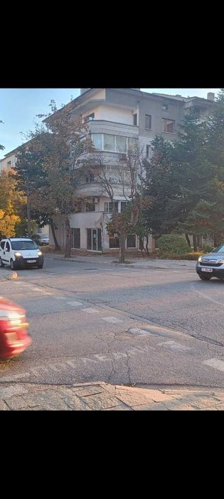 Търговско помещение 110 кв.м на ъгъл/кръстовище