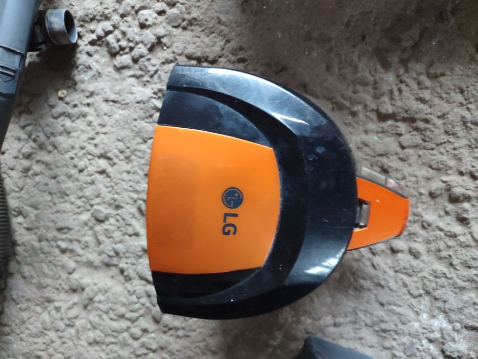 Продам пылесос на запчасти