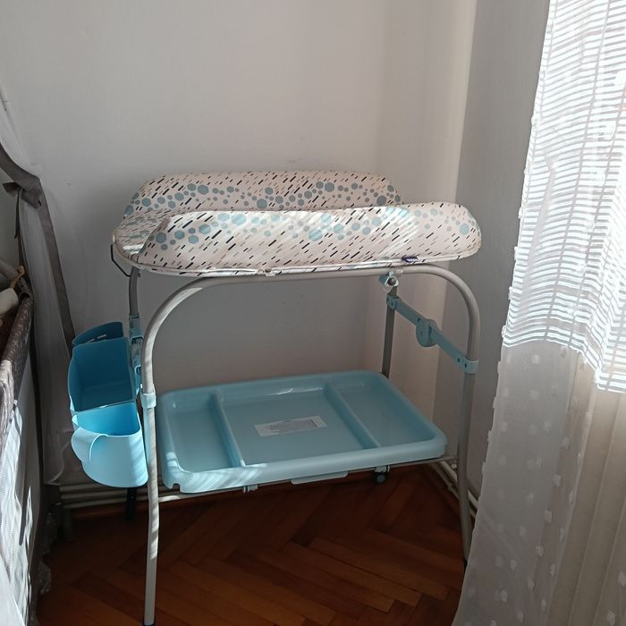 Masă de schimbat și făcut duș pentru bebe