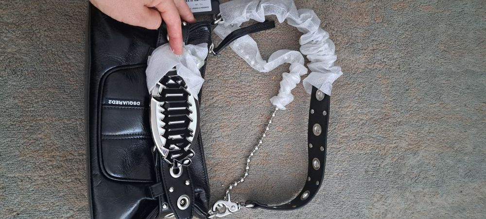 Vând geanta dsquared2