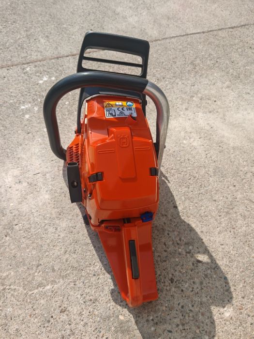 Vând drujba Husqvarna