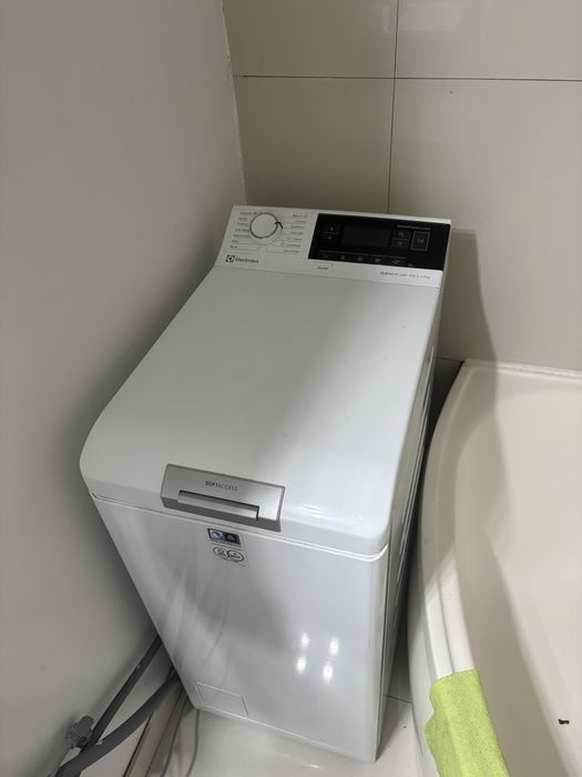 Mașină de spălat rufe Electrolux PerfectCare 700, Încărcare verticală, 7 kg, Abur / SteamCare