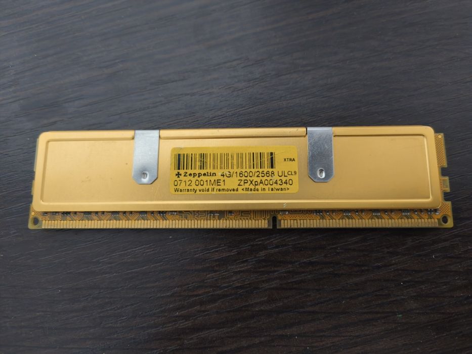 4 gb ddr3 Zeepelin