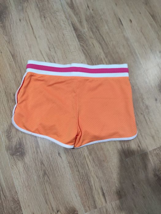 Pantaloni scurți de damă Nike mărimea S