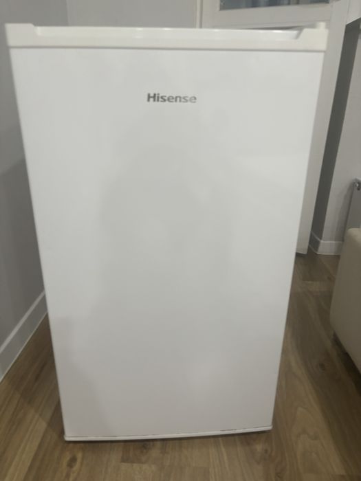 Отдам холодильник на запчасти бесплатно