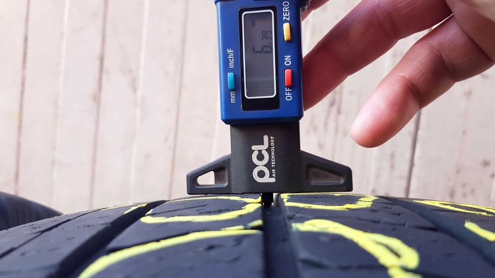 anvelope Yokohama,BF Goodrich 215/65/16C m&s iarna