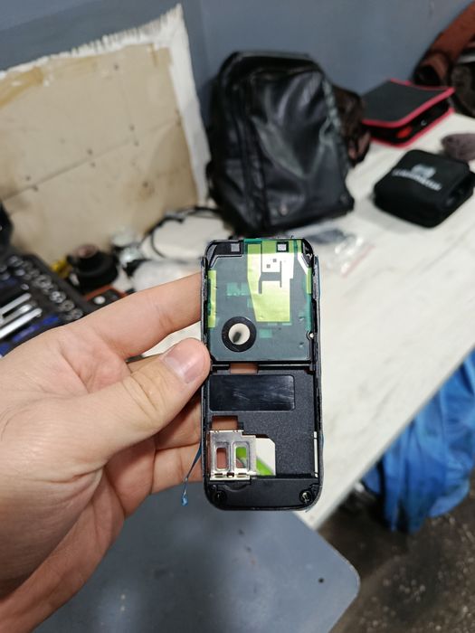 Продается Nokia 6233 серединка