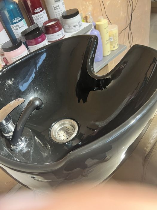 Фризьорска измивна колона