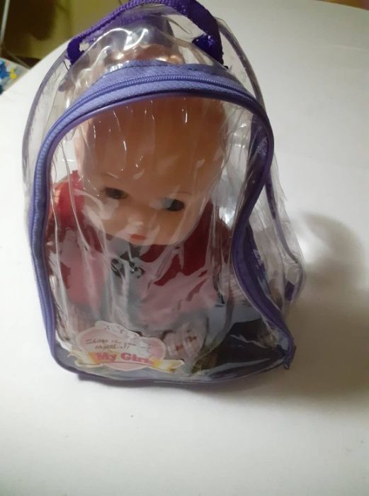 Играчки от затворил магазин-кукли, бебета, ранички