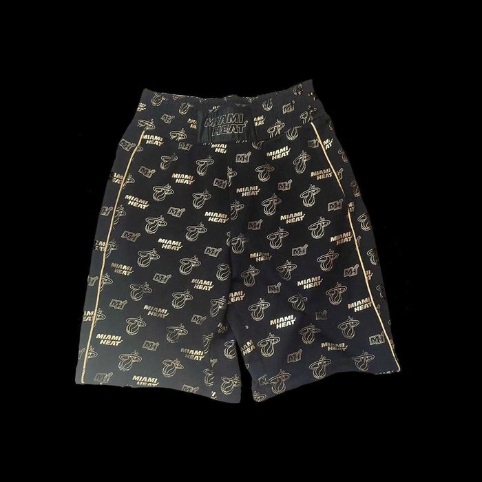 Къси гащи Bershka NBA S