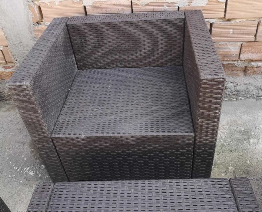 Градински комплект мебели